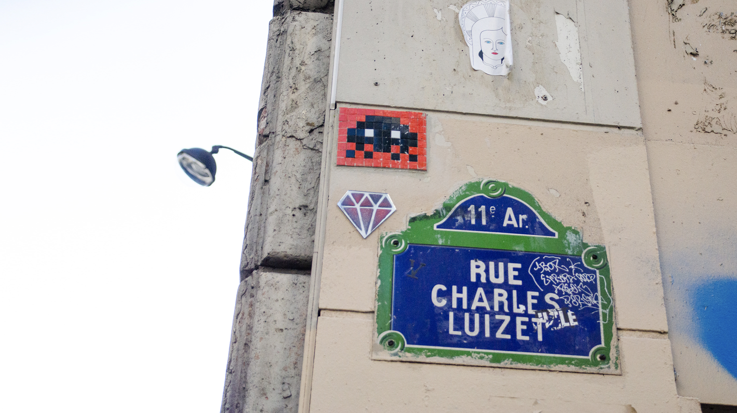 Invader chasing in the streets of Paris!
