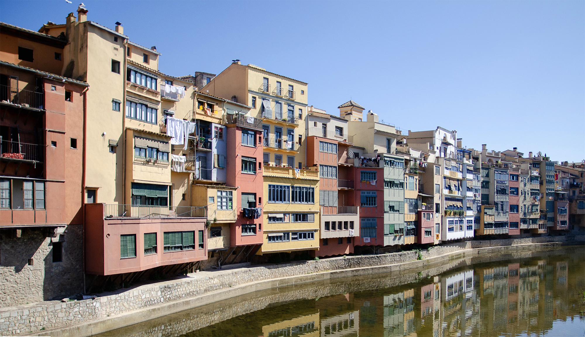 A day trip to Girona | the beautiful little city in Catalonia